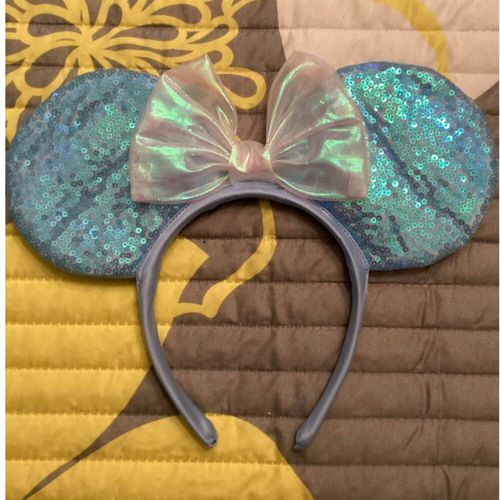 NWOT Disney Princess Cinderella Elsa blue sequins iridescent bow ear headband